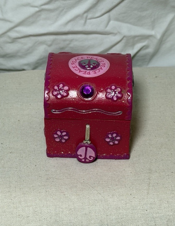 Claire’s 2000 Vintage Peace Trinket Box