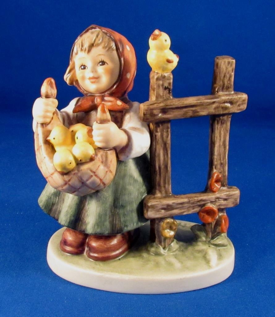 Vintage M J / M I Hummel CHICKEN LICKEN #385 GOEBEL® 5\