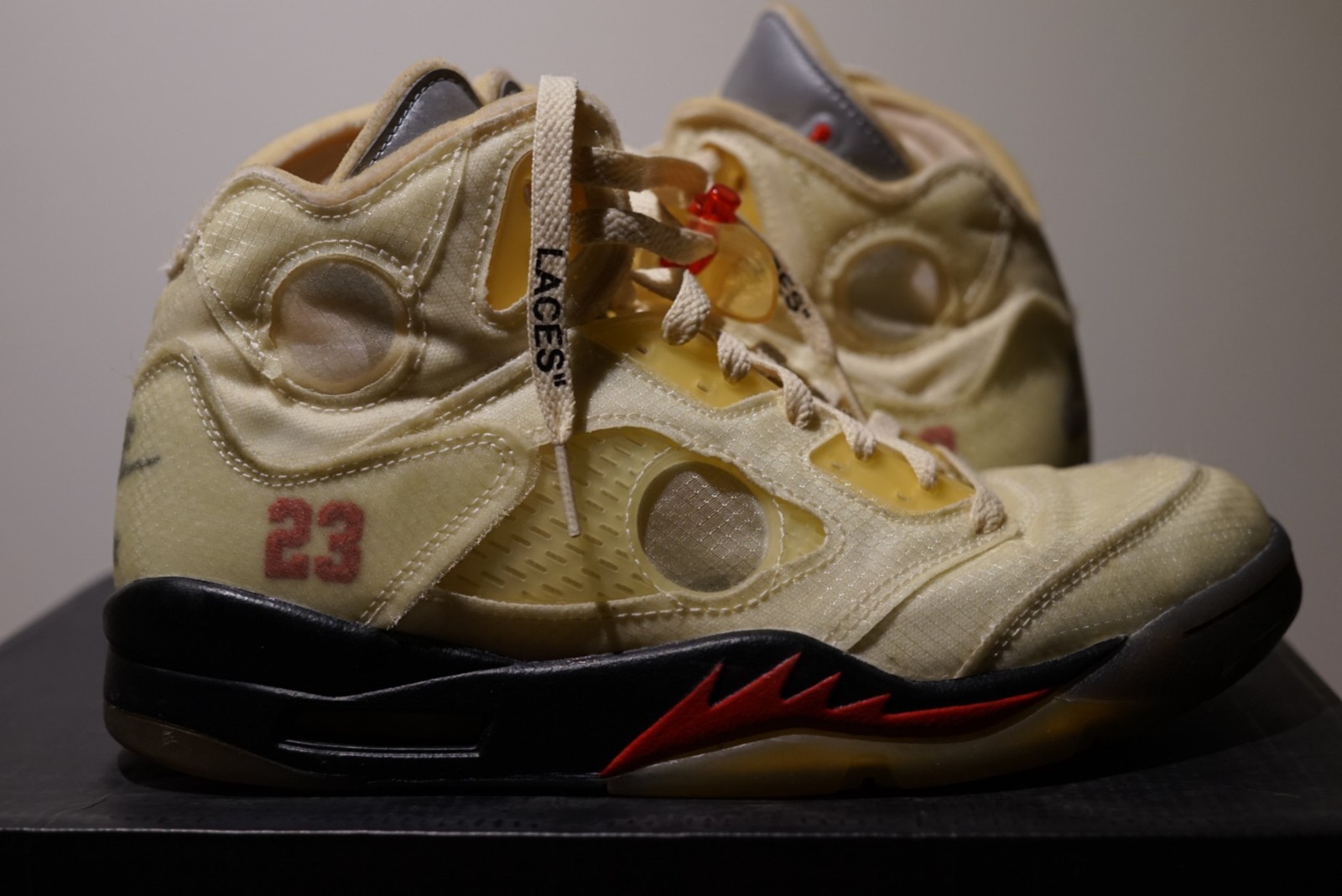 Size 8.5 - Jordan 5 SP x Off-White Mid Sail Size 8.5 - Jordan 5 SP x Off-White Mid Sail