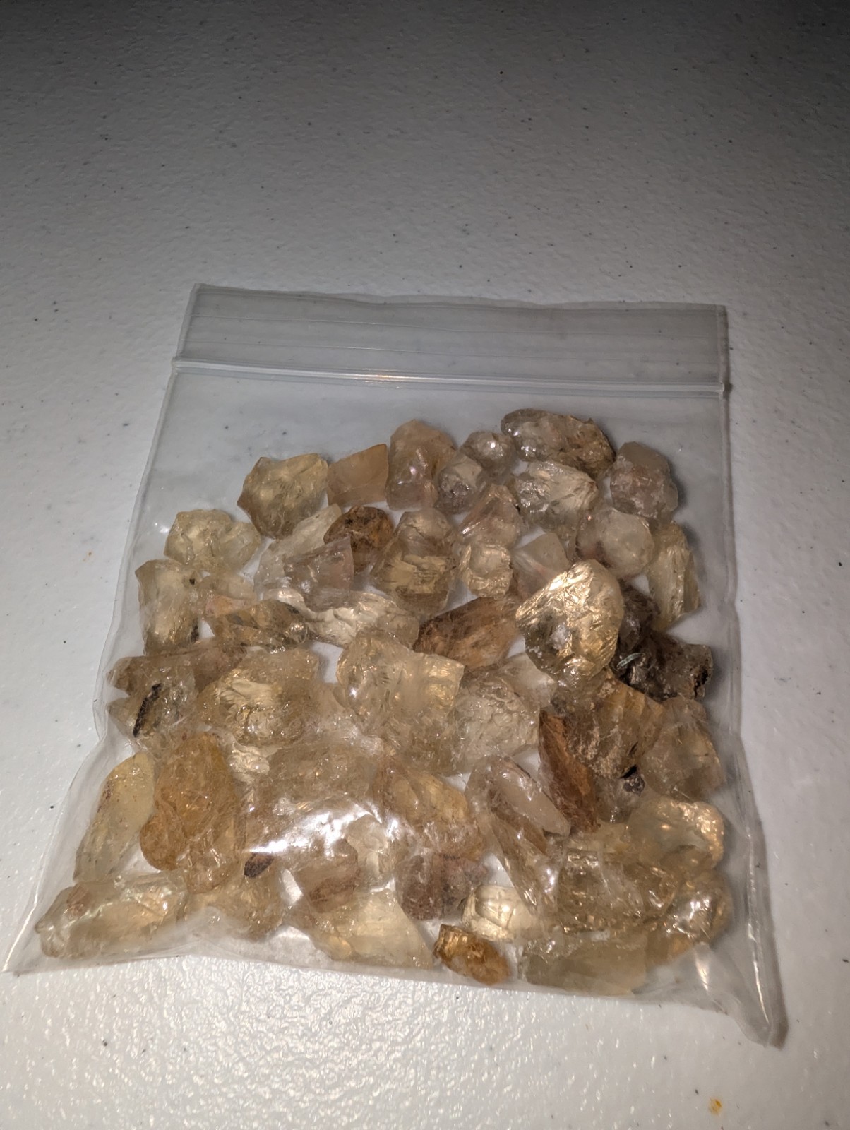 Natural Oregon Sunstone Rough Parcel – 513.15 Carats Lighter Yellow & Champagne