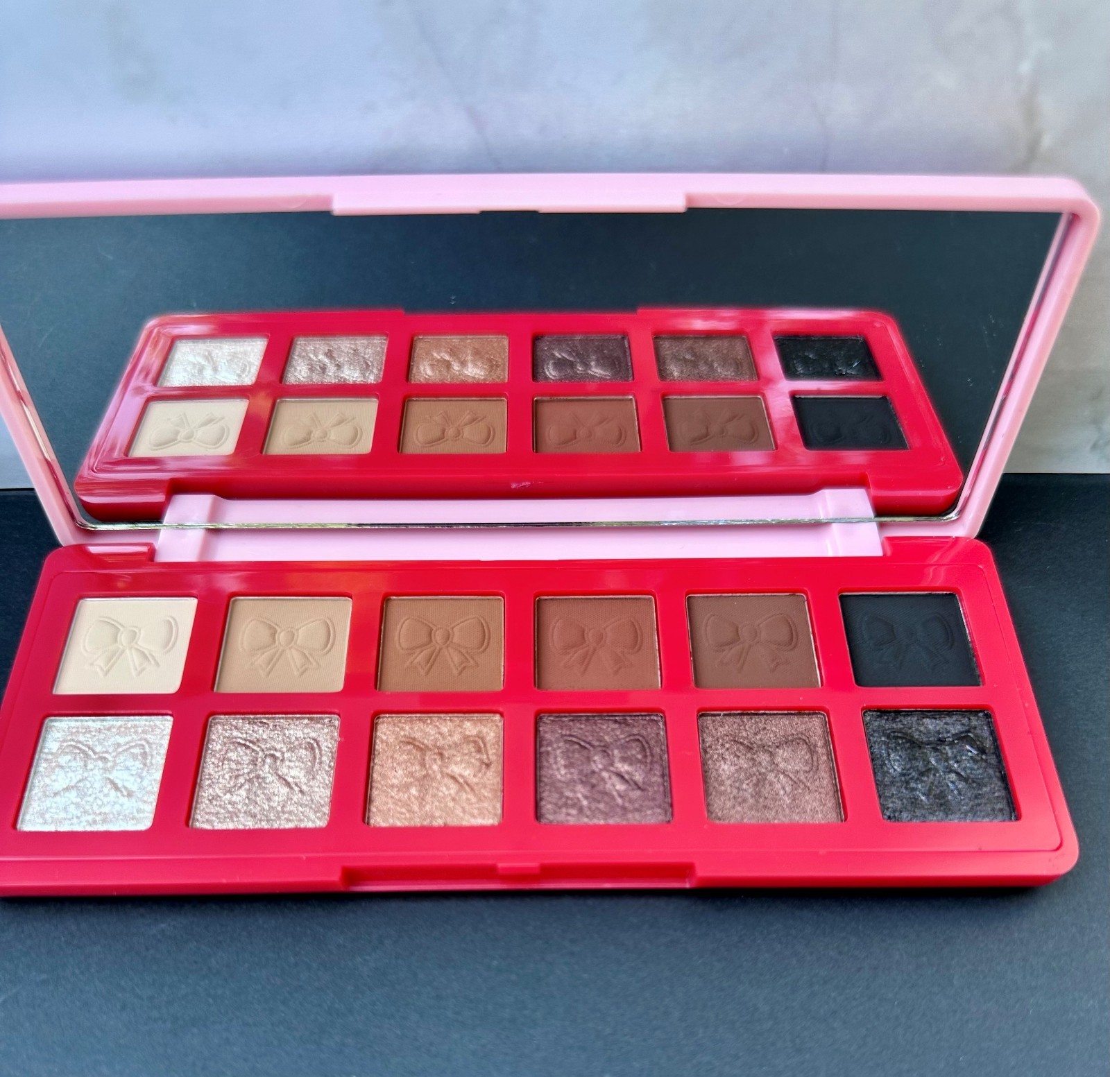 NEW PLouise SORRY I’M LATE, I WAS ALL TIED UP 12-Pan Eyeshadow Palette NEW PLouise SORRY I’M LATE, I WAS ALL TIED UP 12-Pan Eyeshadow Palette