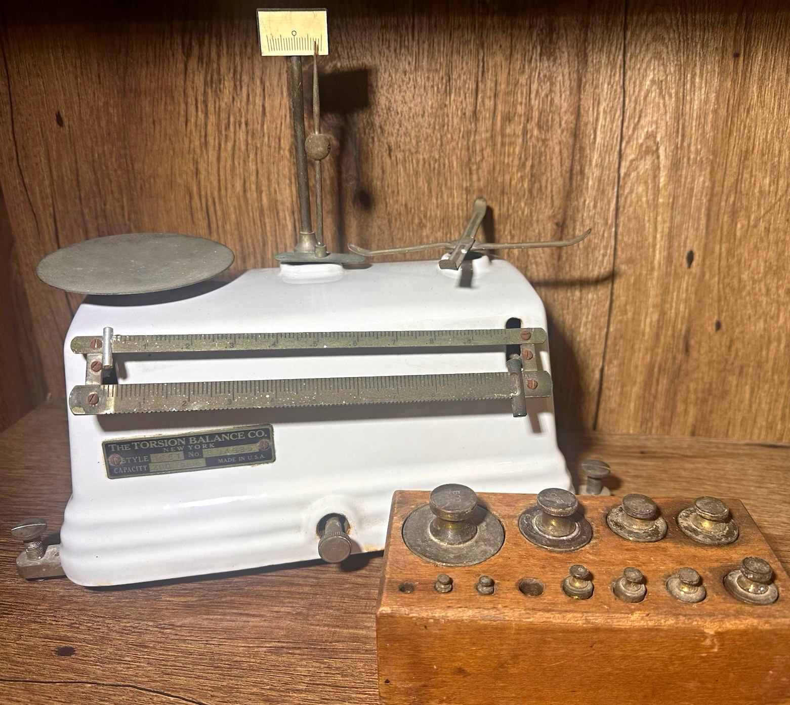 Antique Torsion Balance Co Style 4551 200g Laboratory Scale w/ Weights USA 1930\' Antique Torsion Balance Co Style 4551 200g Laboratory Scale w/ Weights USA 1930\'
