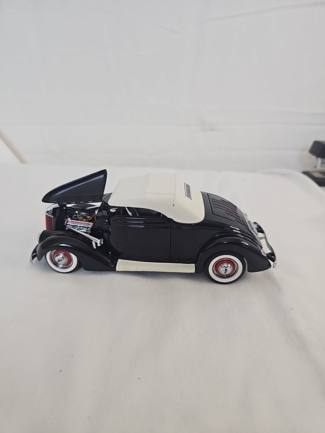Danbury/Franklin mint 1:24 1936 Ford Hot rod Custom American Classic Model 118
