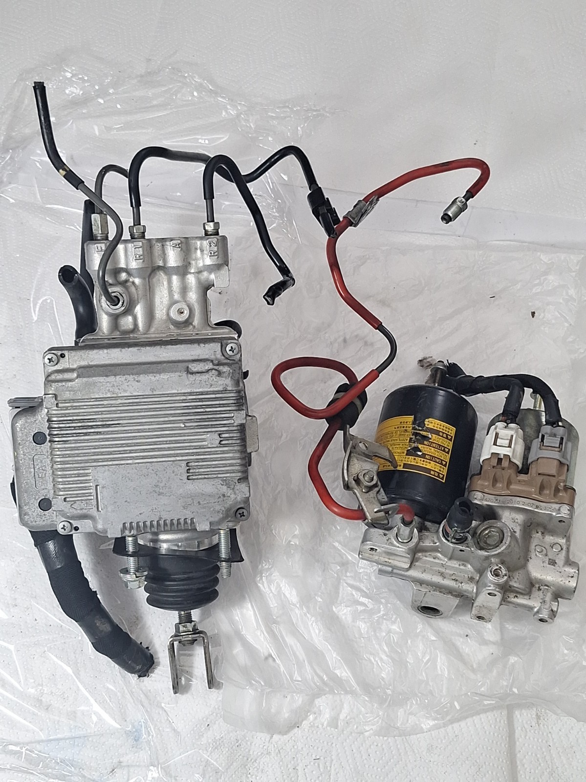 2012-2016 Toyota Prius V Anti Lock ABS Brake Pump  47210-47280  OEM