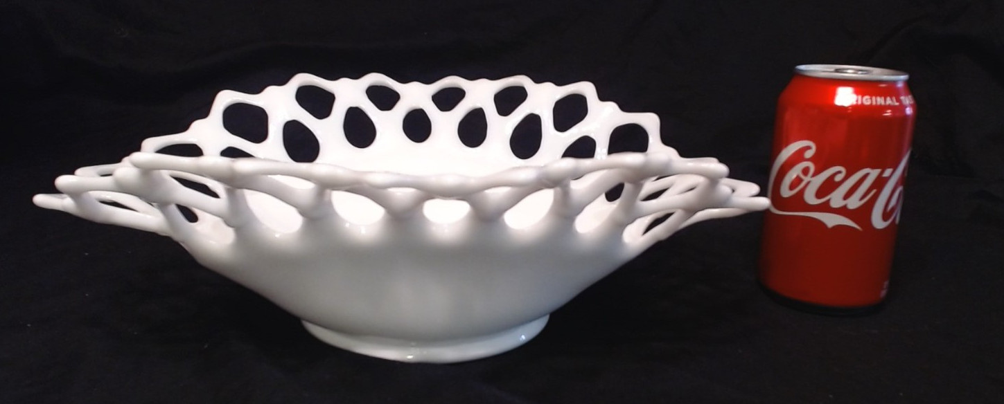 VINTAGE WESTMORELAND LARGE WHITE MILK GLASS LACY EDGE CENTERPIECE BOWL 12-1/2\