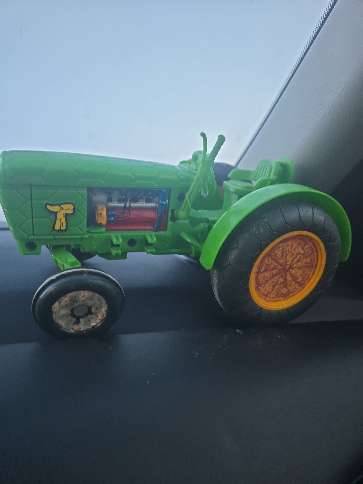 TMNT TEENAGE MUTANT NINJA TURTLES TRACTOR 1993 PLAYMATES HAS ISSUES ***