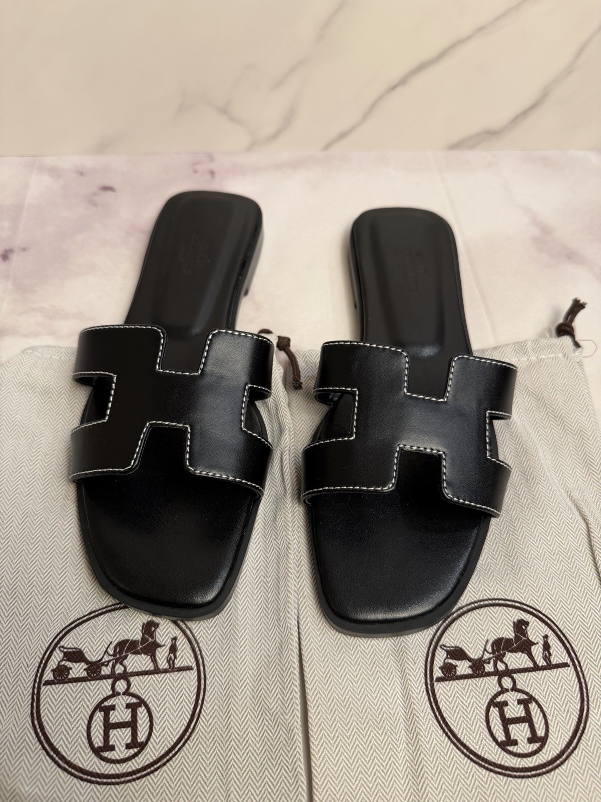 Hermes Oran Slip-On Sandals Women Size EU 39/US 9 Black Hermes Oran Slip-On Sandals Women Size EU 39/US 9 Black