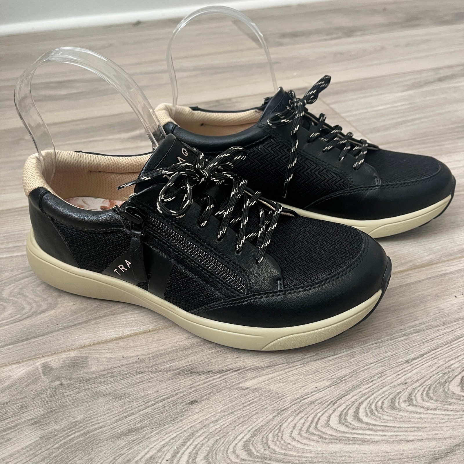 TRAQ by Alegria Qarma 2 Walking Sneaker Black Size 39 Smart Side Zip Shoe