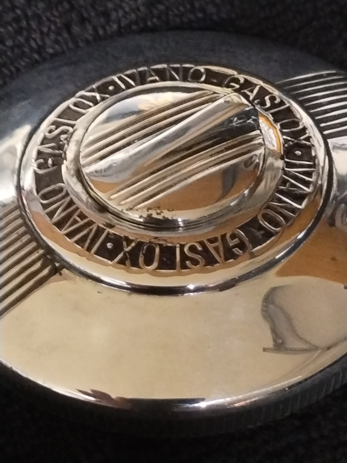 1932 Ford Ivano Gaslox Locking Gas Cap