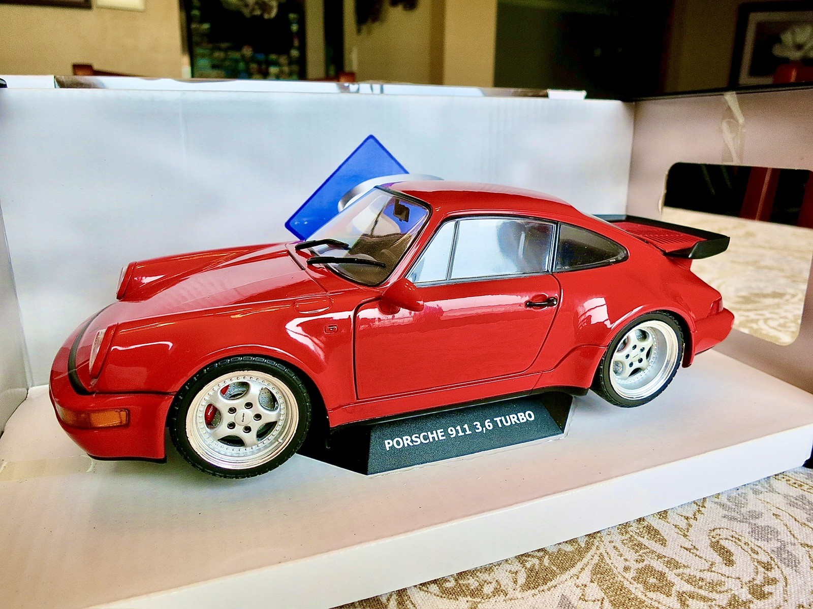 Rare Solido S1803402 Porsche 911 (964) Turbo 3.6 1990 Rouge (RED) 1/18 Scale.