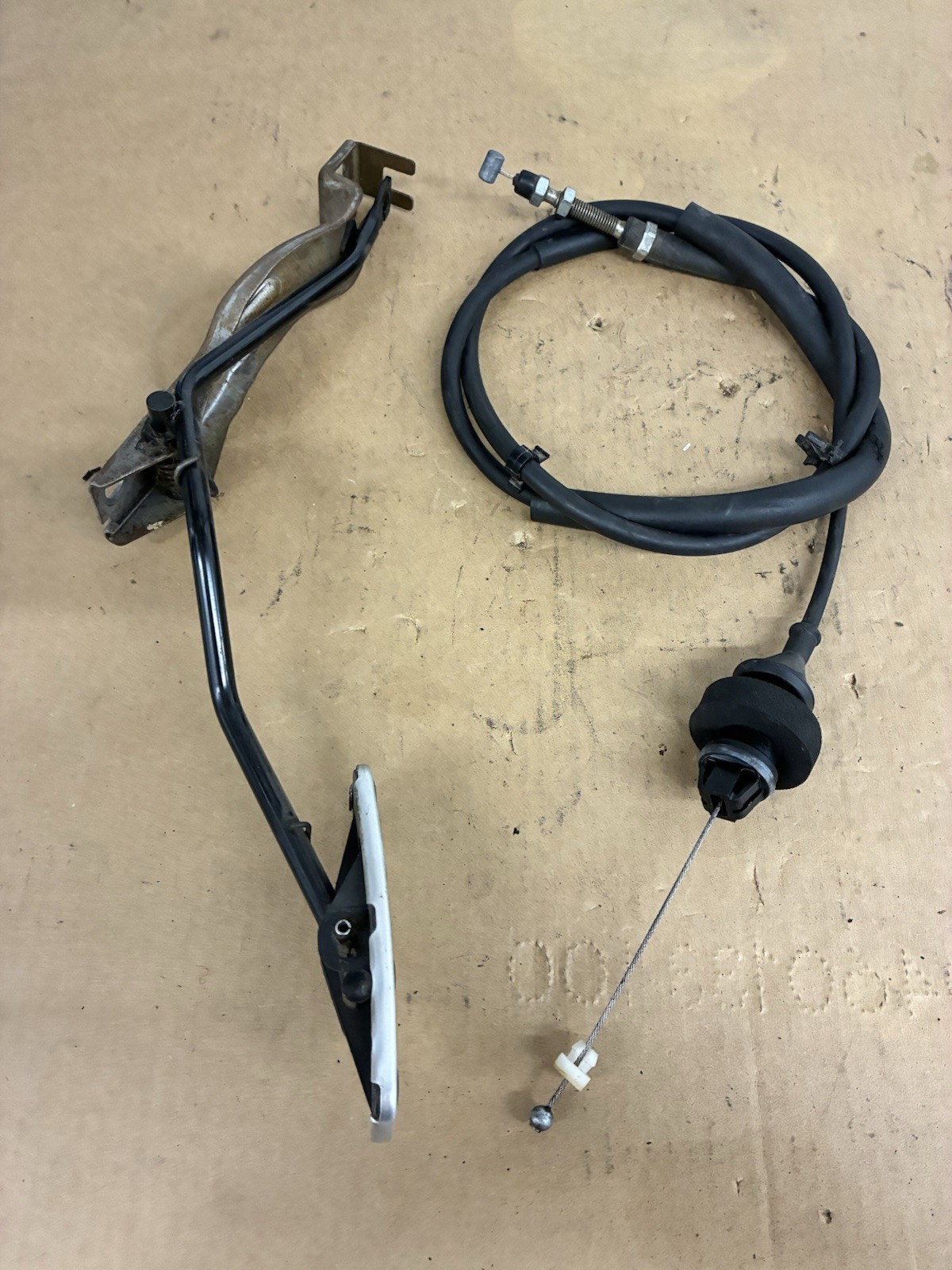 2002-2005 SUBARU WRX ACCELERATOR GAS PEDAL ASSEMBLY OEM With Throttle Cable 2002-2005 SUBARU WRX ACCELERATOR GAS PEDAL ASSEMBLY OEM With Throttle Cable