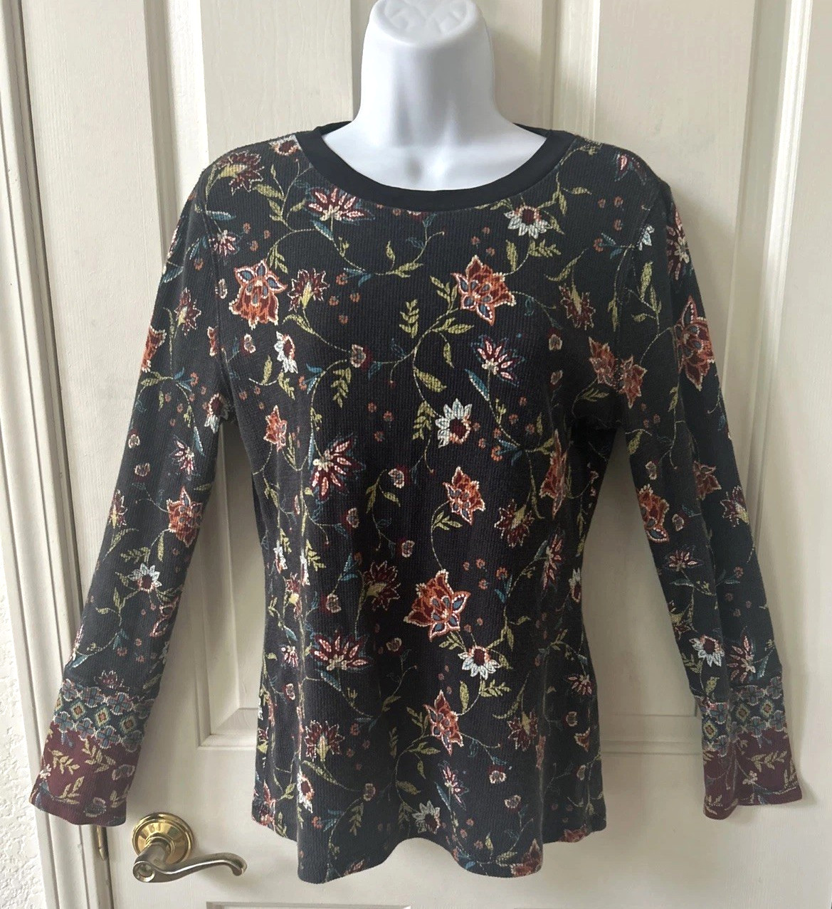 Sundance Loretta Size L Waffle Knit Thermal Button Cuff Floral Long Sleeve Shirt