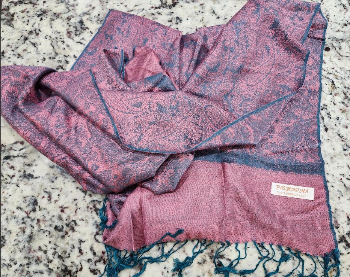Pashmina Scarf, 100% Pashmina And Silk, 68x27 Beautiful Paisley Design. 2 sided