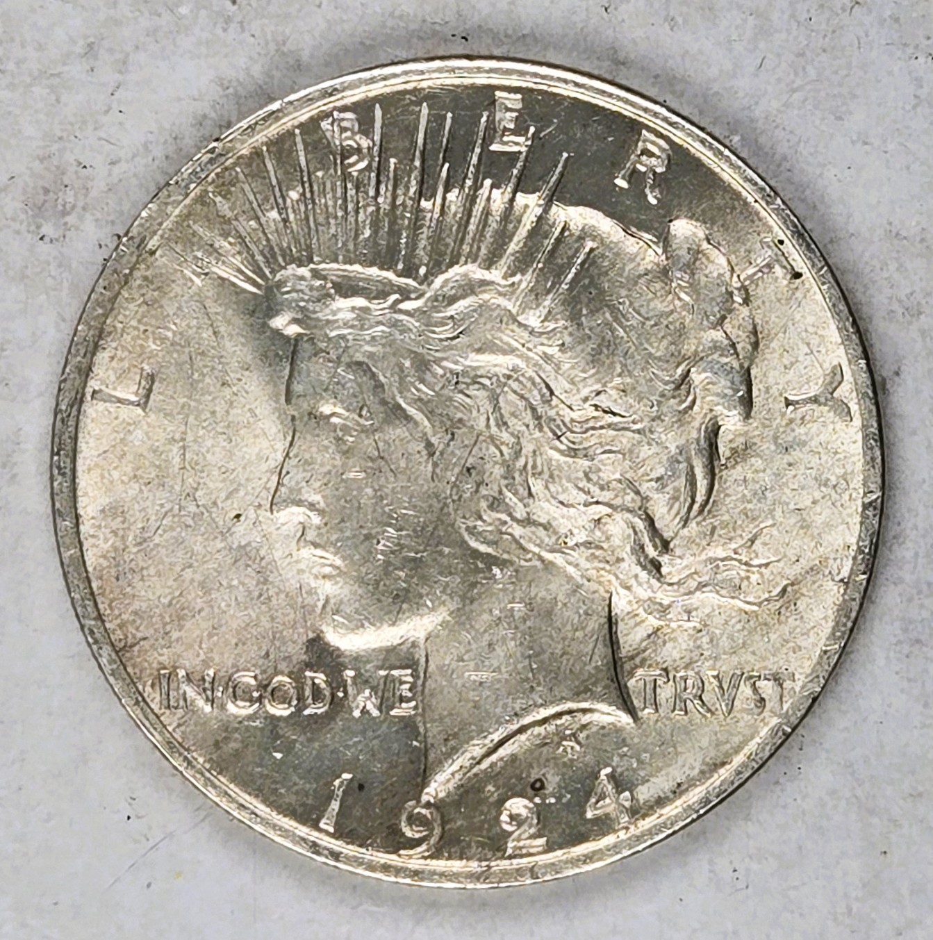 1924 Peace Silver Dollar - UNCIRCULATED EXAMPLE - 90% Silver - 1924 Peace Silver Dollar - UNCIRCULATED EXAMPLE - 90% Silver -