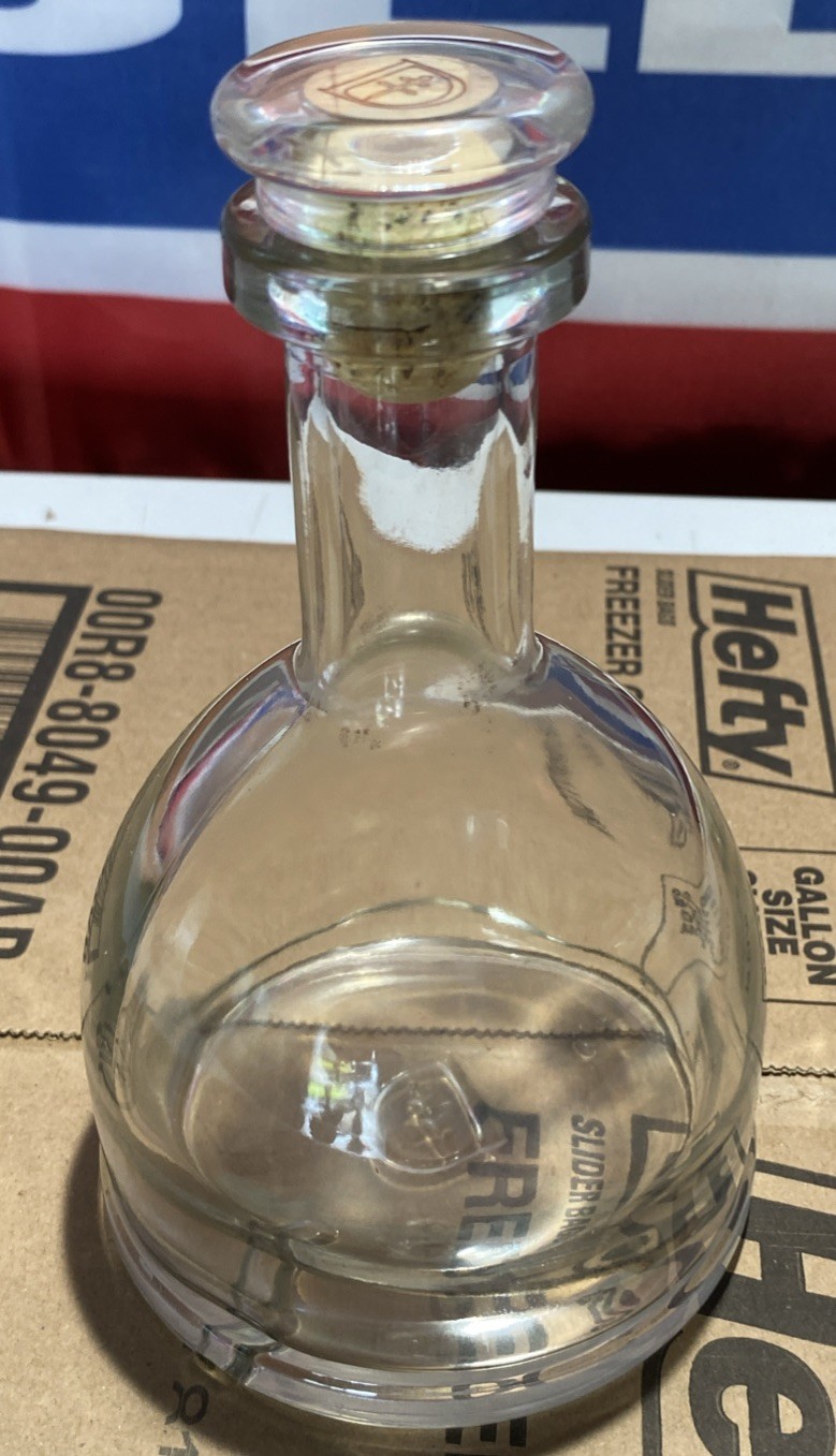 D'USSÉ Cognac Clear Glass Liquor Bottle with Stopper 750 ml Collectible