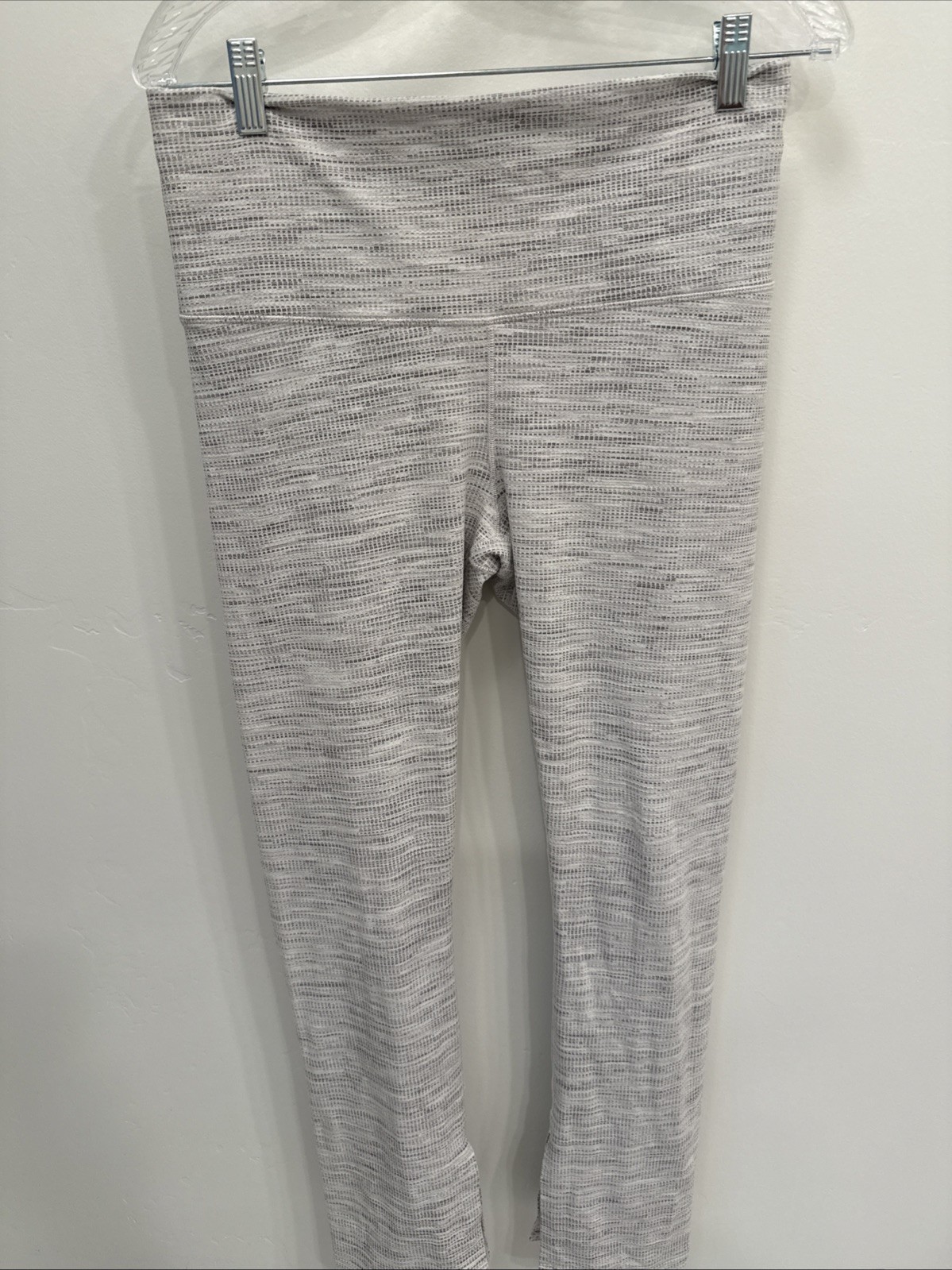 CALIA Ultra High Rise Essential Jacquard Gray White Print Size L EUC, Bootcut CALIA Ultra High Rise Essential Jacquard Gray White Print Size L EUC, Bootcut