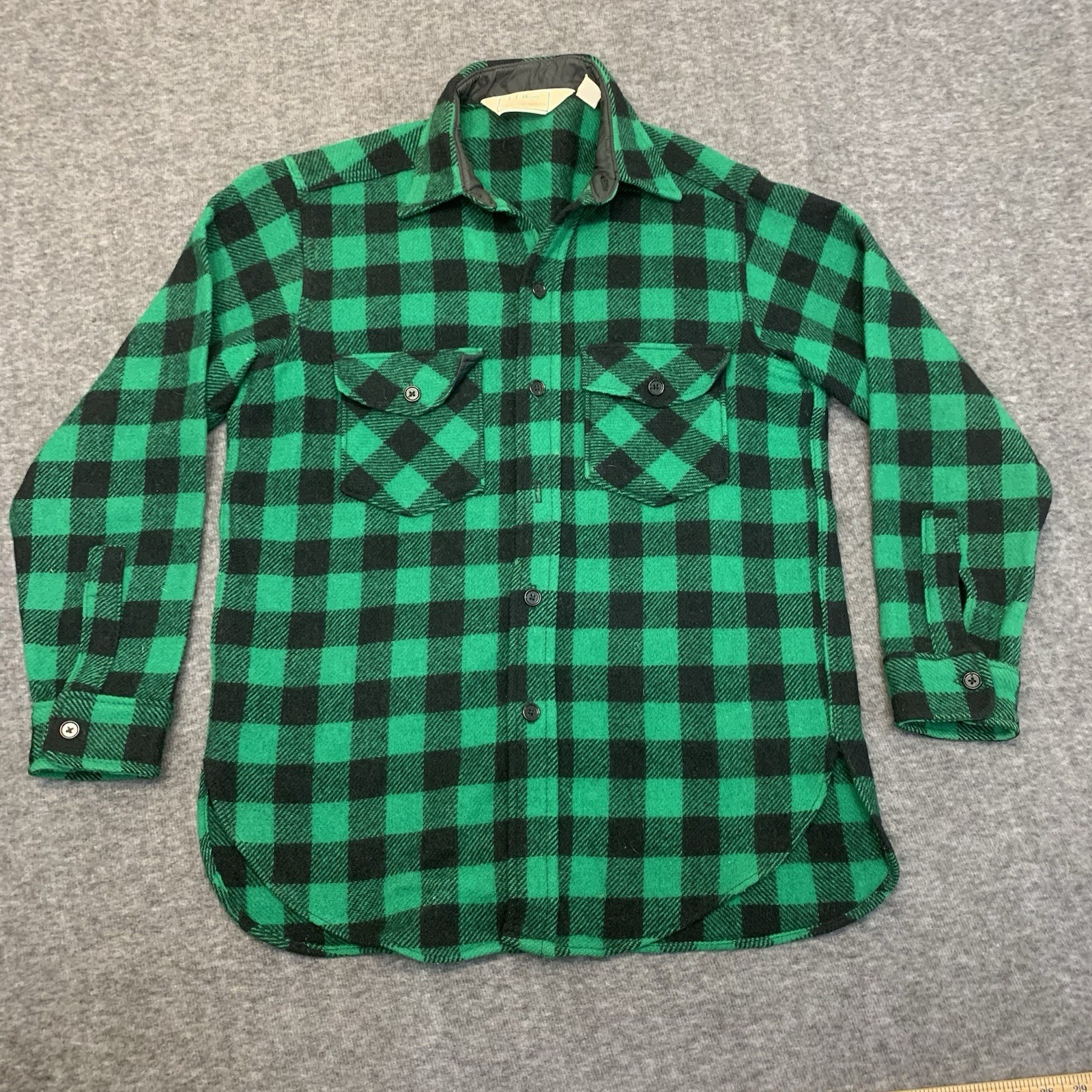 VINTAGE LL BEAN BUFFALO PLAID BLACK GREEN FLANNEL SHIRT OLD FRIENDS SIZE MEDIUM VINTAGE LL BEAN BUFFALO PLAID BLACK GREEN FLANNEL SHIRT OLD FRIENDS SIZE MEDIUM