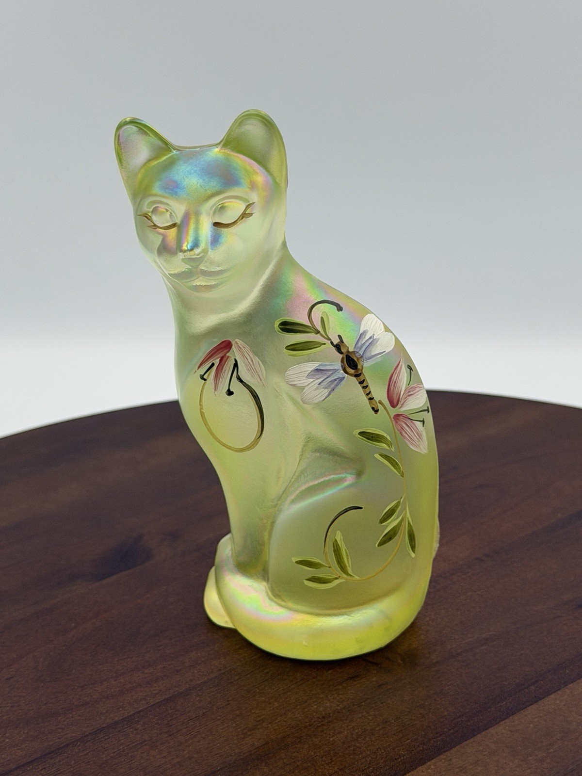 Fenton Lily Trail on Topaz Vaseline Opalescent Stylized Cat HP J. Cutshaw (Glows