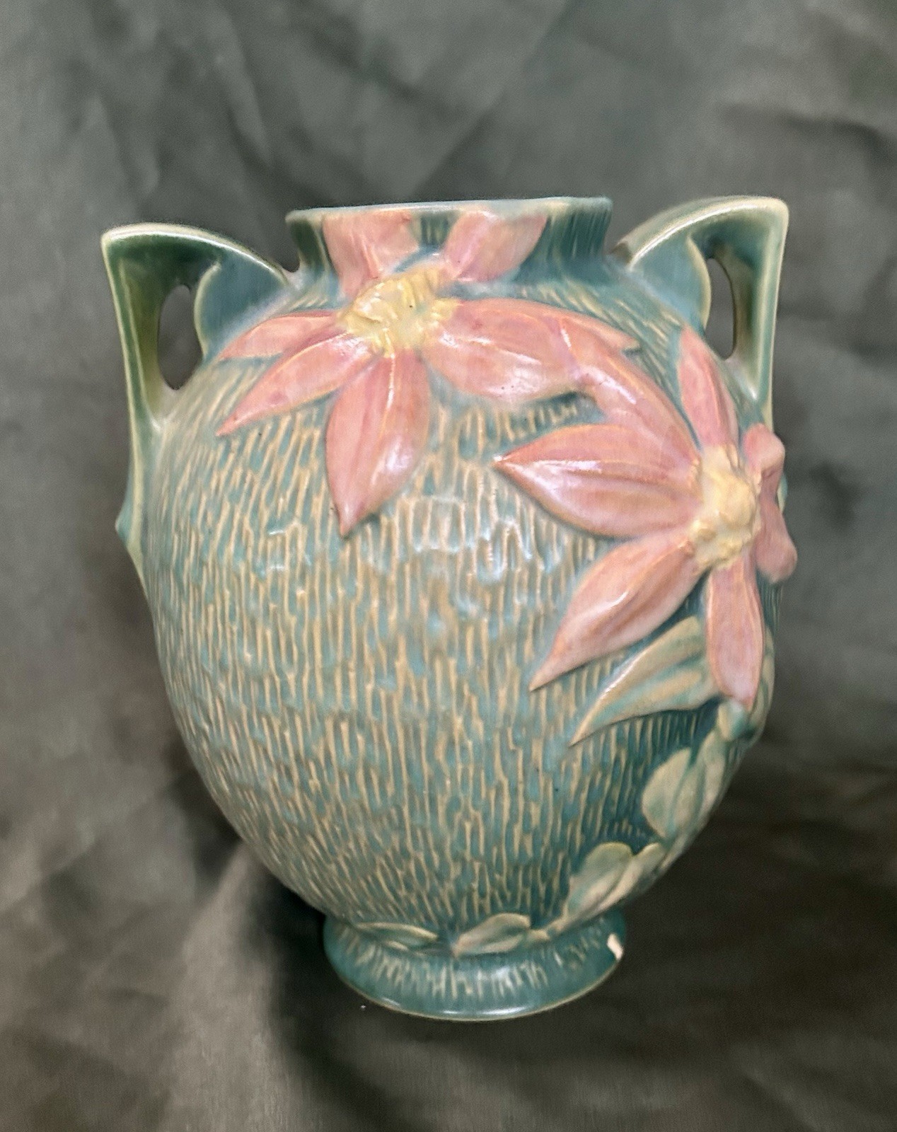 VINTAGE ROSEVILLE POTTERY 107-8 VASE 8 1/2\ VINTAGE ROSEVILLE POTTERY 107-8 VASE 8 1/2\
