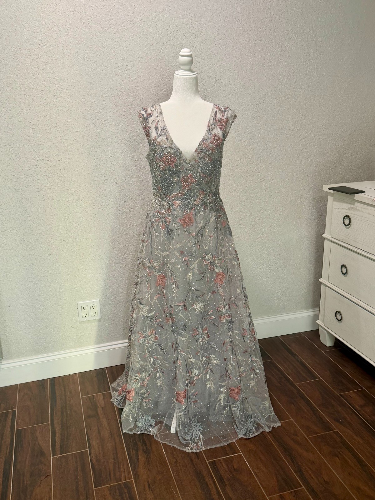 Mac Duggal 20263 Gray Floral Beaded A-Line Gown Size 12 Mother of Bride Groom