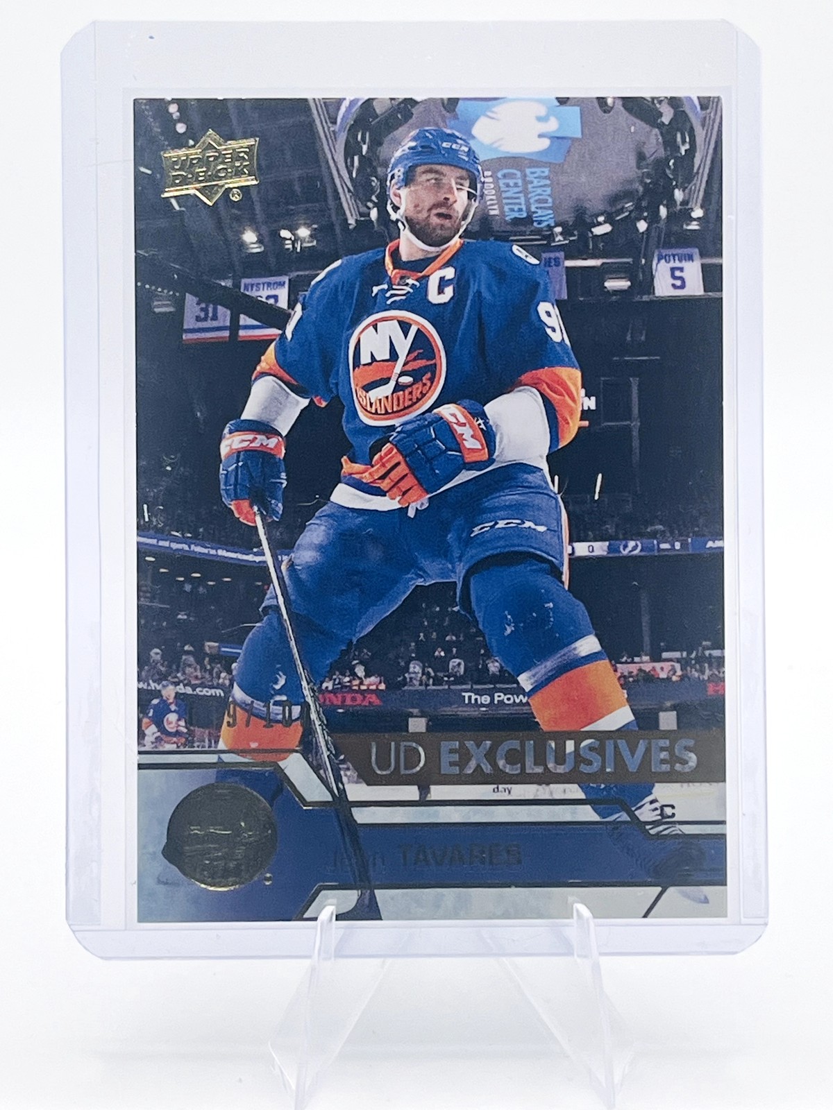 2016-17 Upper Deck #121 John Tavares UD Exclusives #/100 2016-17 Upper Deck #121 John Tavares UD Exclusives #/100