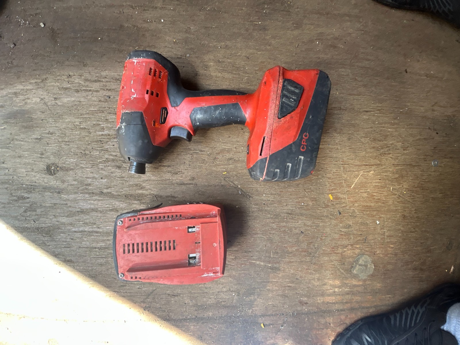 Hilti Impact w/ 2 batteries, SID4-A22