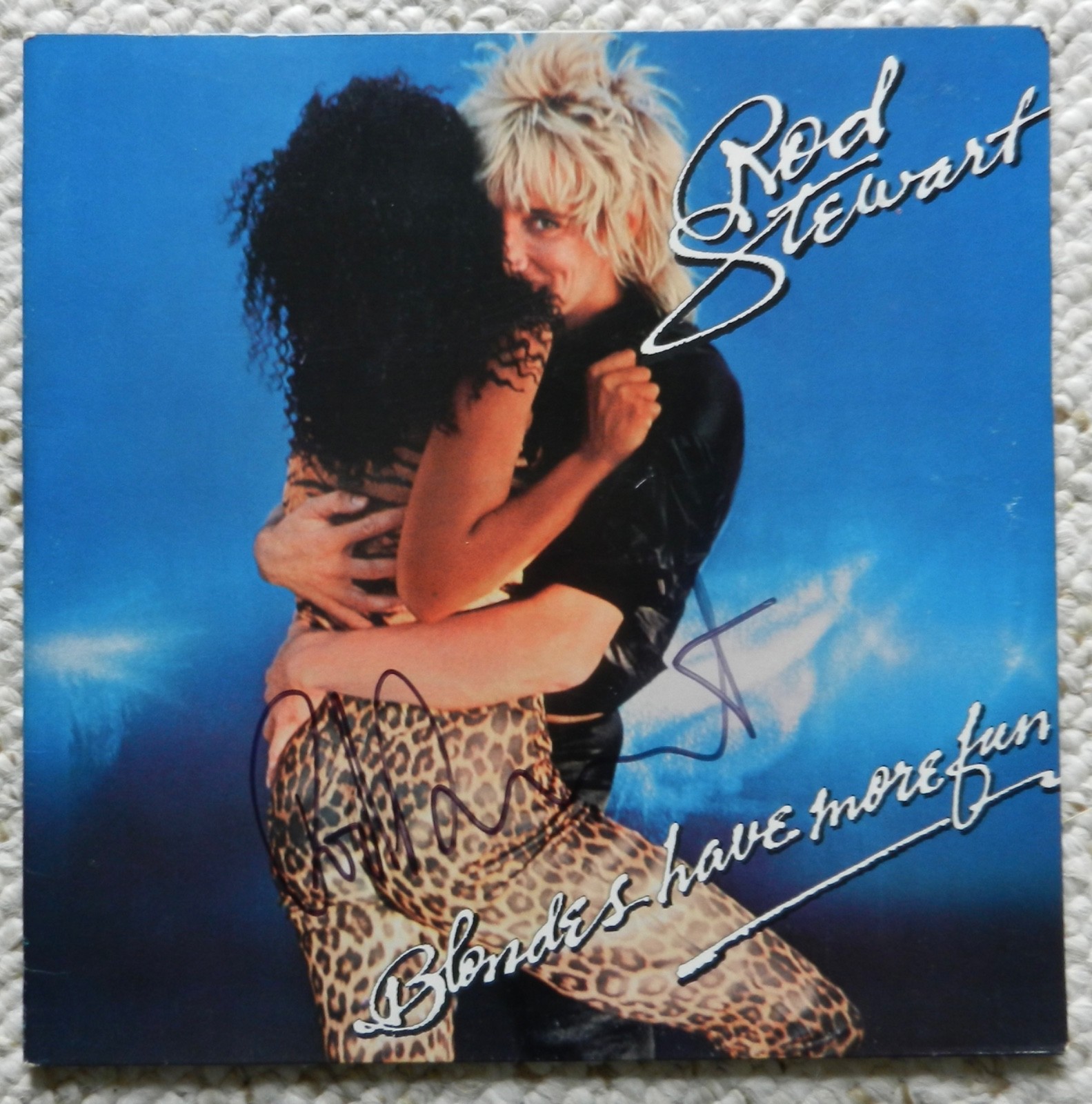 SIGNED ROD STEWART  Blondes Have More Fun VG+ Album Cover with NM Vinyl LP