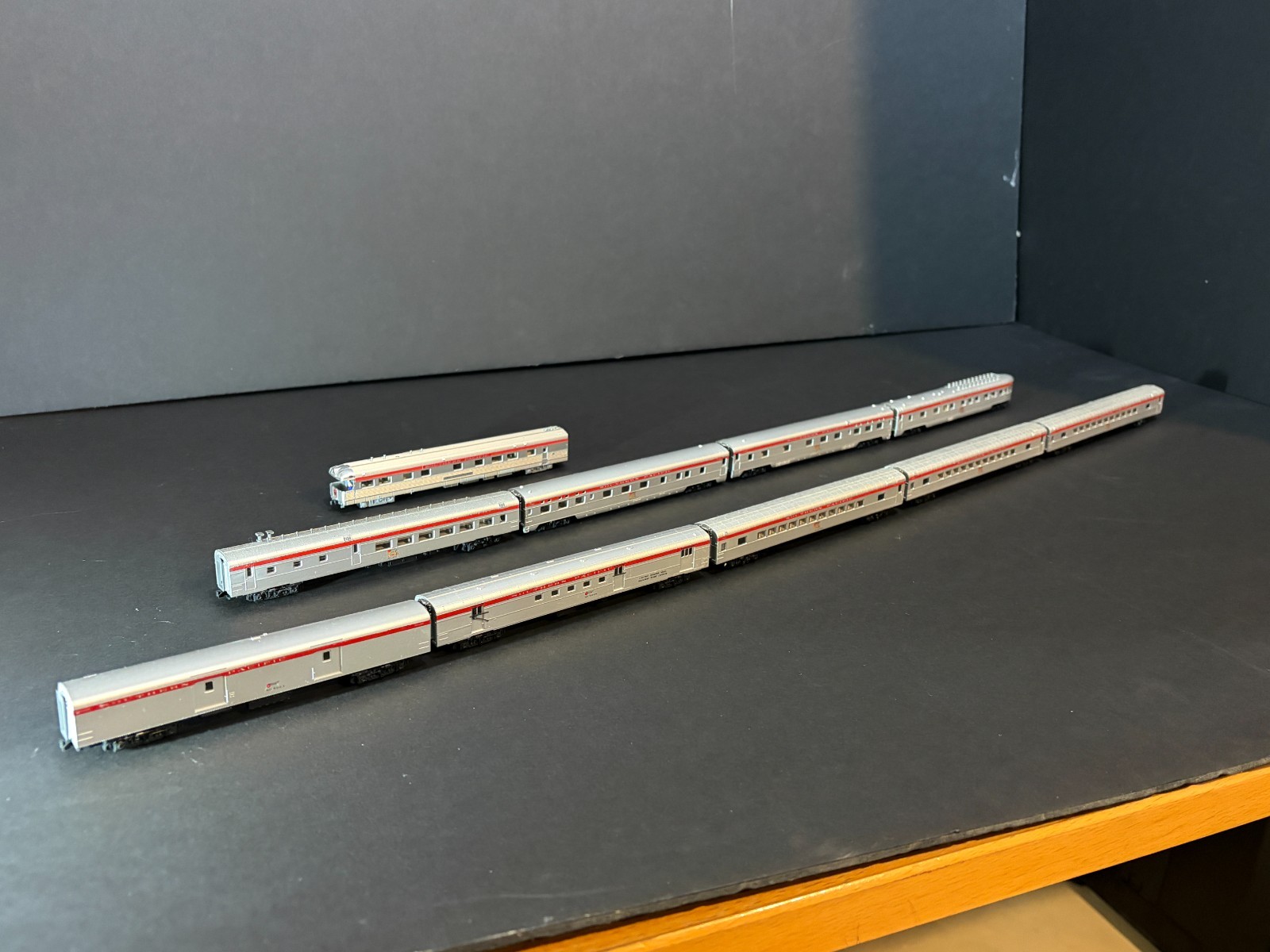 KATO N Scale Southern Pacific SP 10-Car Passenger Set Custom Painted Red Stripe