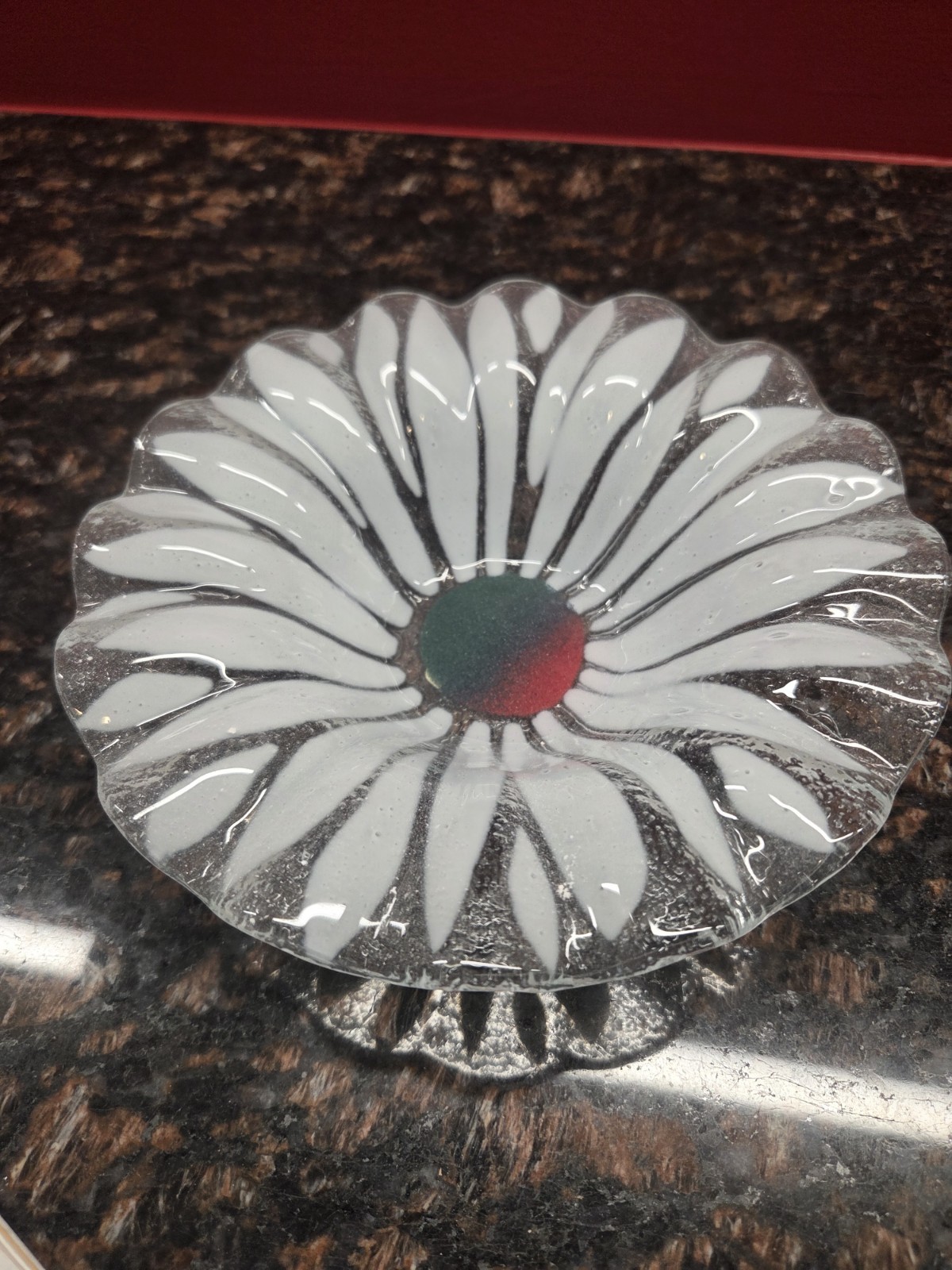 vintage Sydenstricker Fused Glass daisy bowl