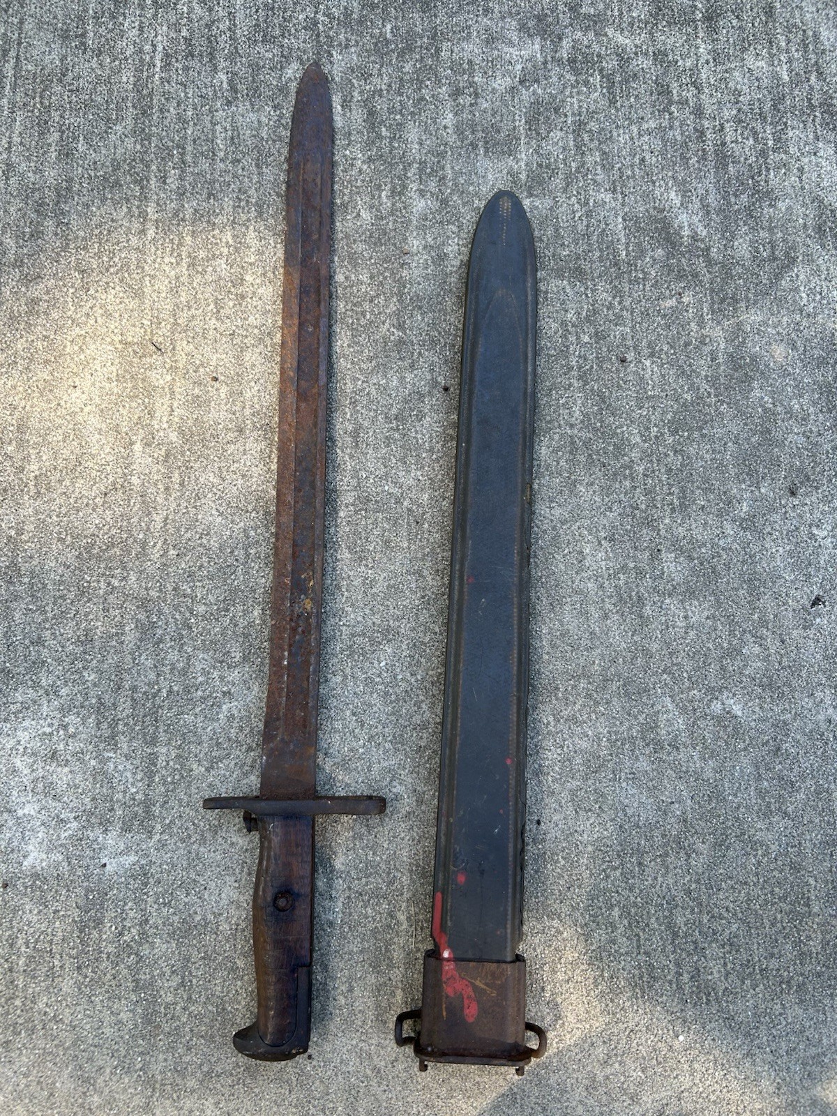 Vintage Original WW1 WW2 US Bayonet Scabbard Military Display Collectible Knife Vintage Original WW1 WW2 US Bayonet Scabbard Military Display Collectible Knife