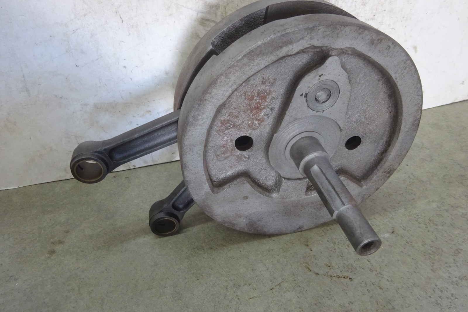 VINTAGE HARLEY K-MODEL IRONHEAD SPORTSTER FLYWHEELS W/CONNECTING RODS AND SHAFTS