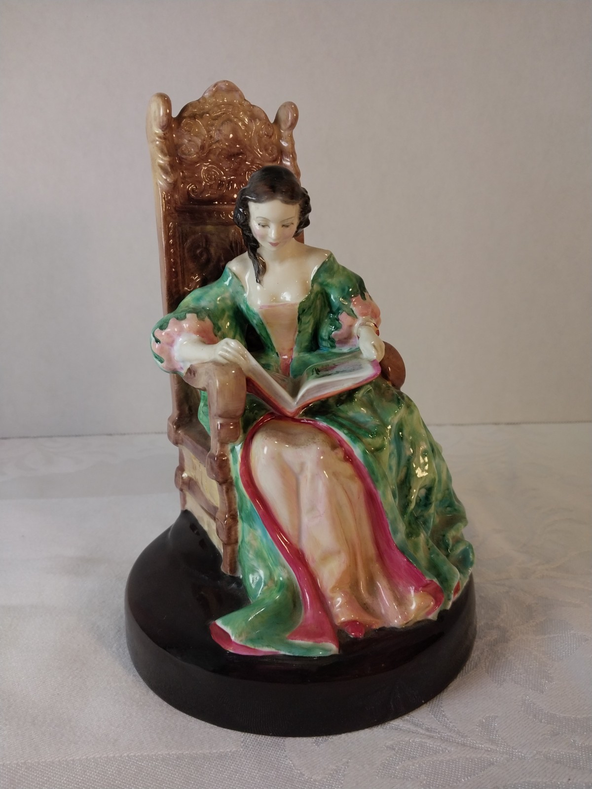 Vintage Royal Doulton Figurine “The Leisure Hour” HN 2055 1949 - Approx 7” Tall Vintage Royal Doulton Figurine “The Leisure Hour” HN 2055 1949 - Approx 7” Tall