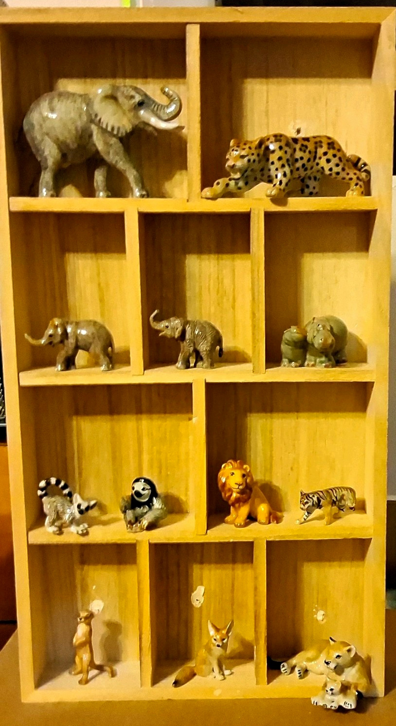 Lot Of 12 Hagen-Renaker And Little Critterz Wild Animal Figurines. Lot Of 12 Hagen-Renaker And Little Critterz Wild Animal Figurines.
