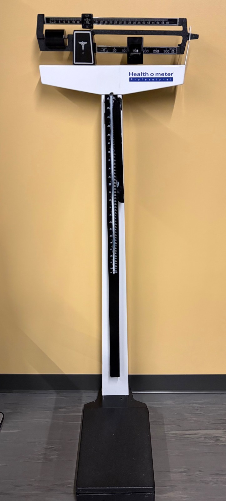 Medical HEALTH O METER Professional Scale and Height Rod Medical HEALTH O METER Professional Scale and Height Rod