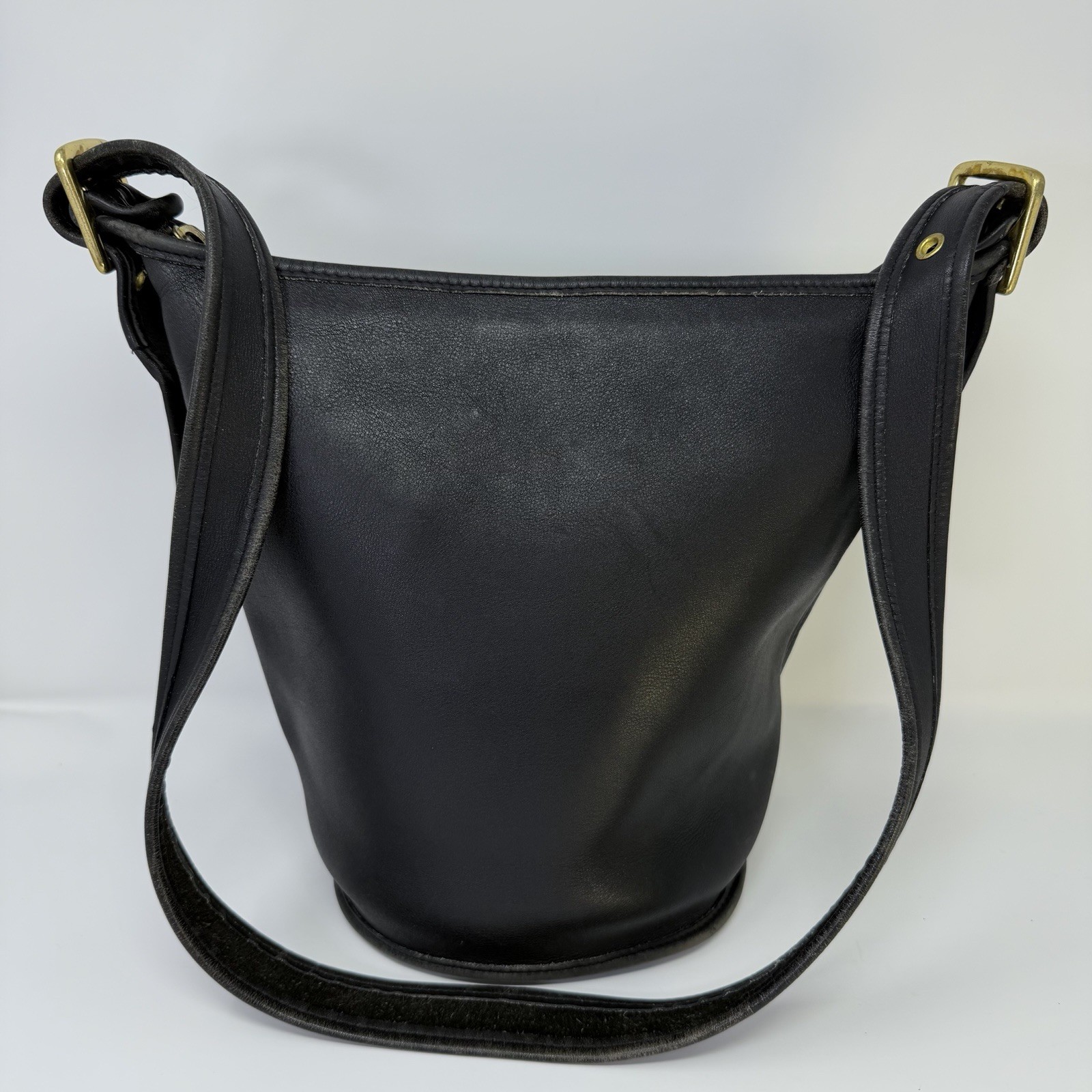 Vintage Coach Helen\'s Legacy 9953 Bucket Bag M Black Leather USA Made Adjustable