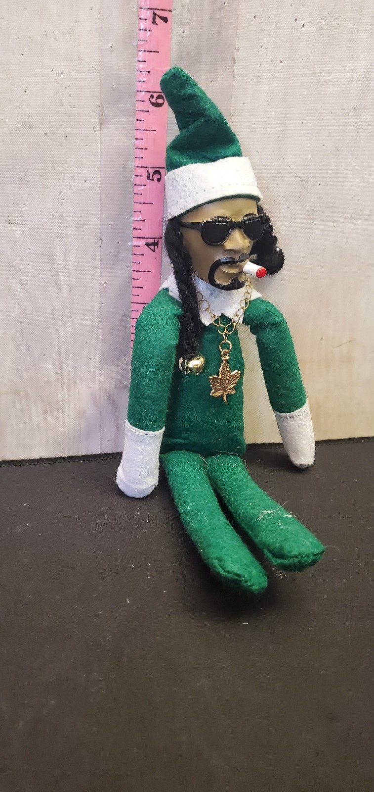 SNOOP Dogg elf xmas decoration