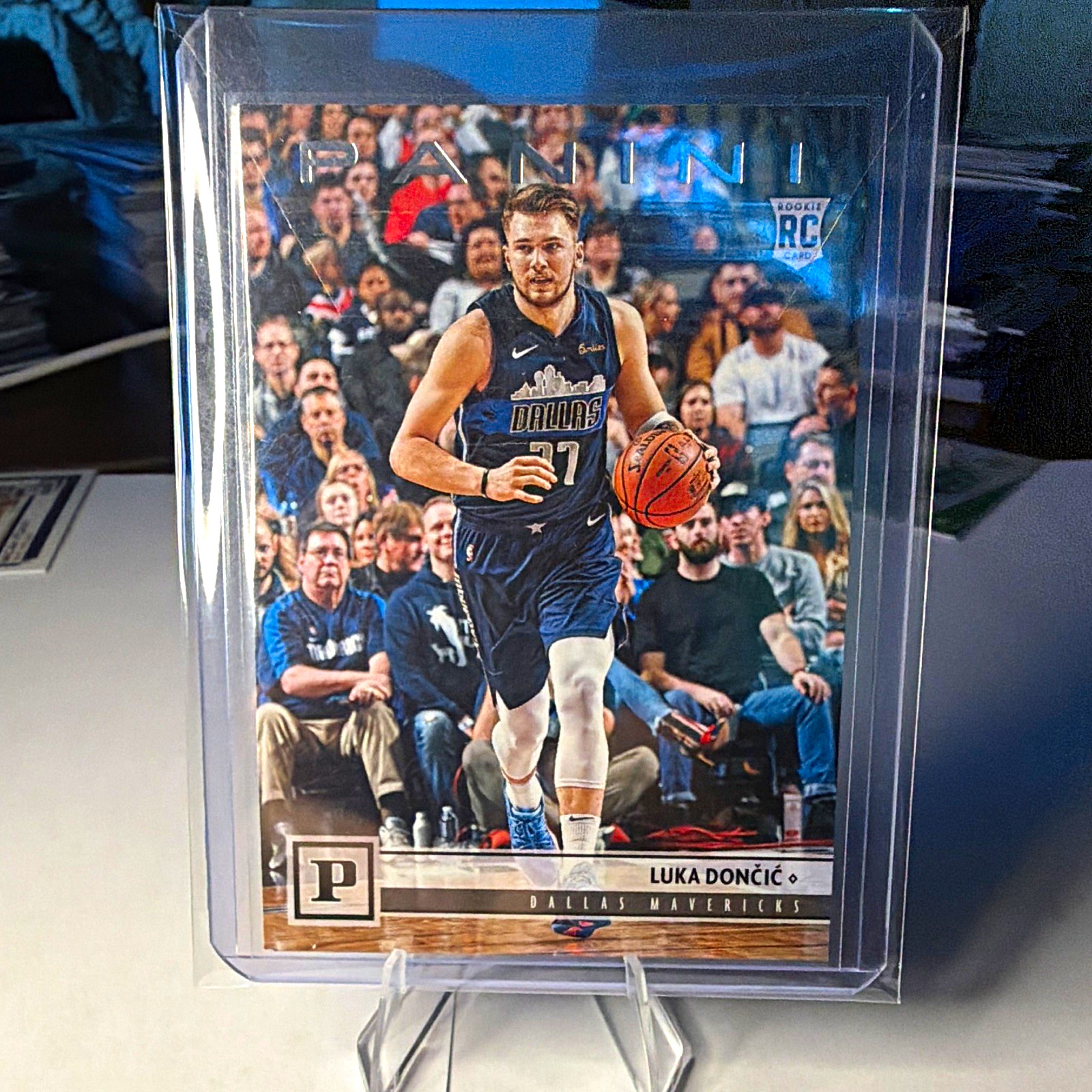 Panini 2018-19 Chronicles Luka Dončić Rookie Base #111 Dallas Mavericks Panini 2018-19 Chronicles Luka Dončić Rookie Base #111 Dallas Mavericks