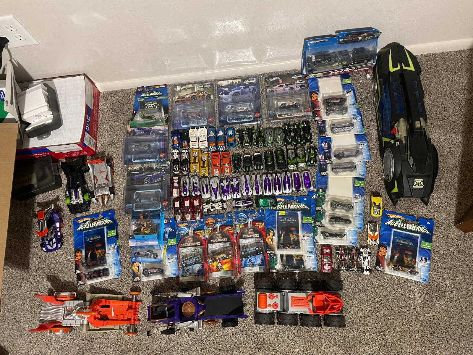 Assorted Near Mint Hot Wheels Acceleracers Highway 35 World Race