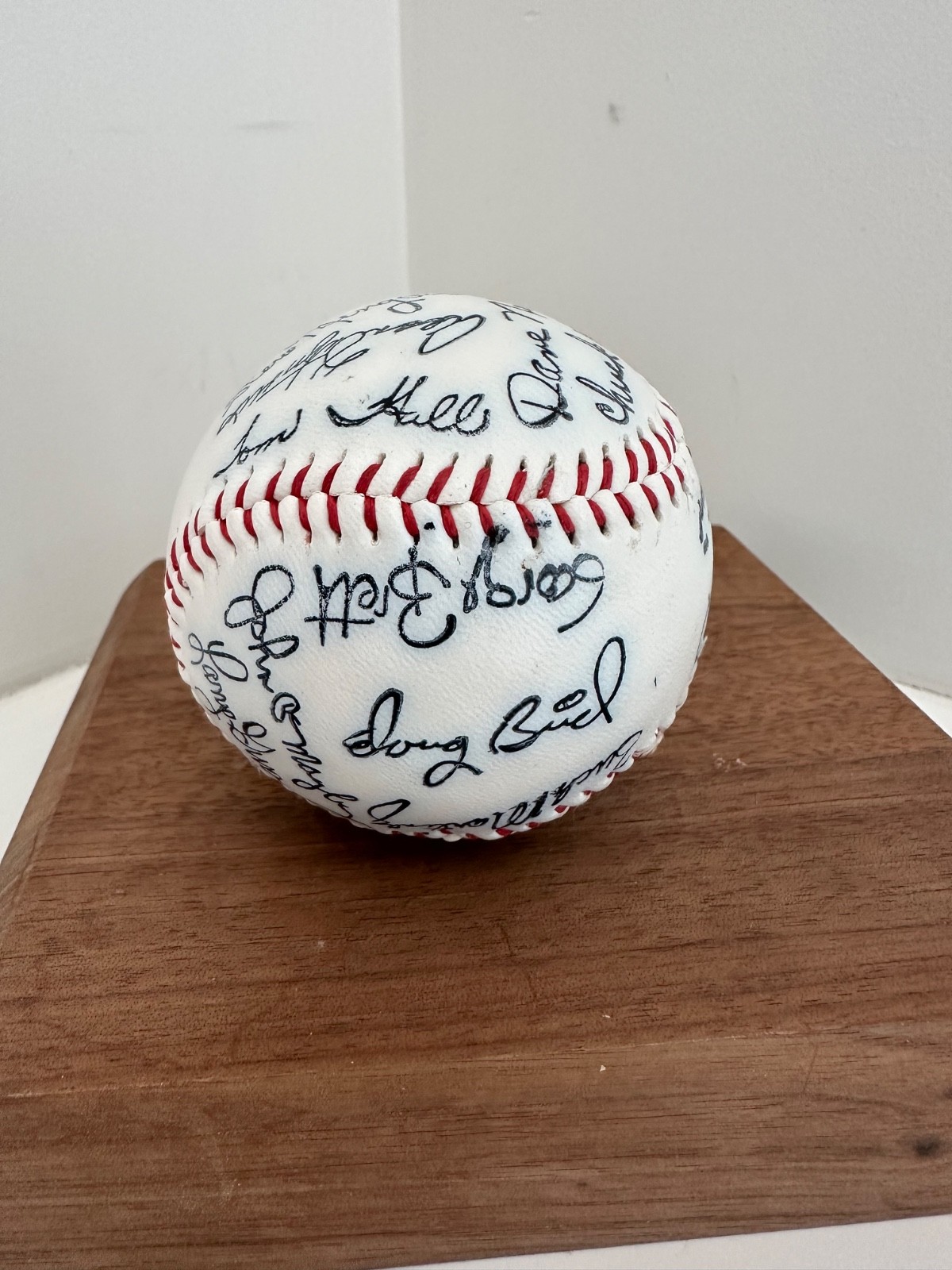 1976 KC Royals Signed Baseball - 26 Signatures George Brett, Whitey Herzog 1976 KC Royals Signed Baseball - 26 Signatures George Brett, Whitey Herzog