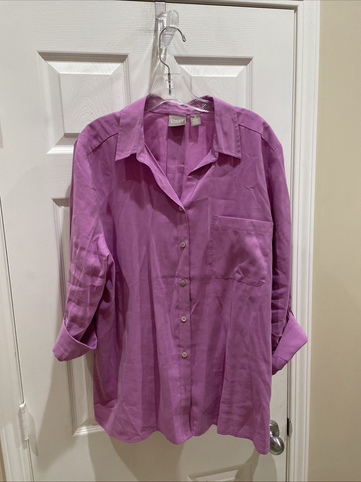 Chicos Women’s Sz 3 gorgeous purple Beautiful Long Sleeve button blouse
