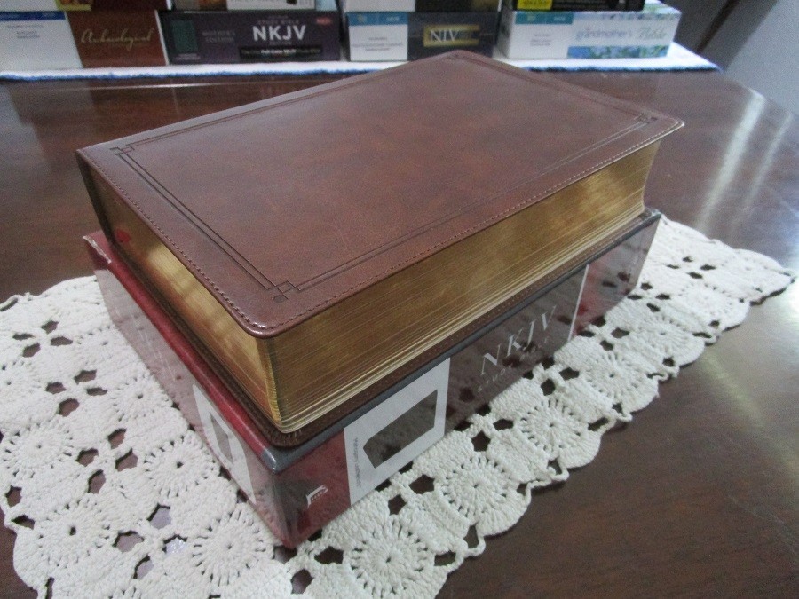 NKJV Study Bible * Mahogany Leathersoft * NEW  Comfort Print  #589
