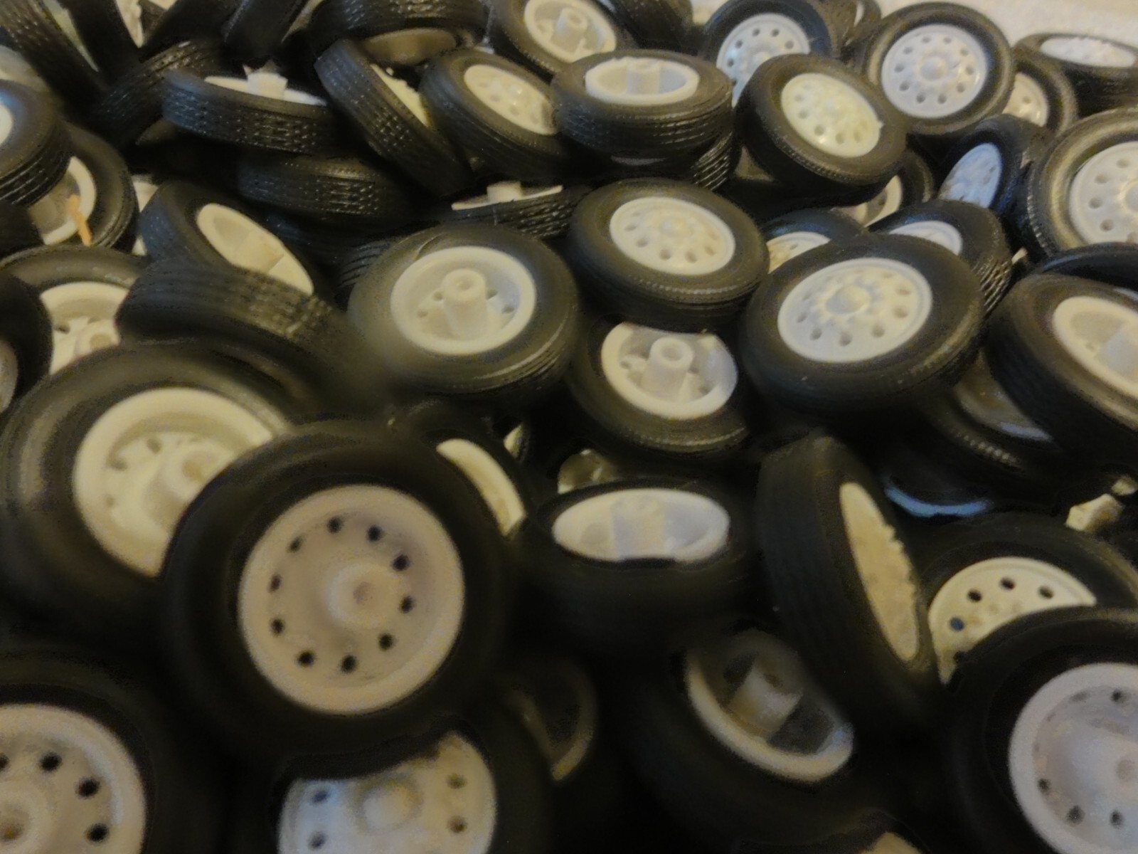 Large Lot Tonkin 1/50 Tires & WHITE color FRONT WHEELS 200+ pieces NEW