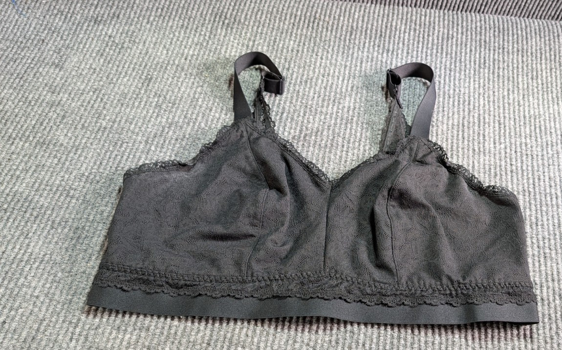 Cacique Black 22/24 Bralette Pullover Full Coverage Straps Lace Comfort Stretch 