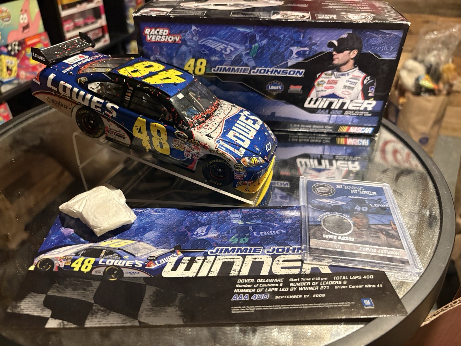 2009 Jimmie Johnson Dover Raced Win 1:24 Scale + Burning Rubber Tire Card 59/250