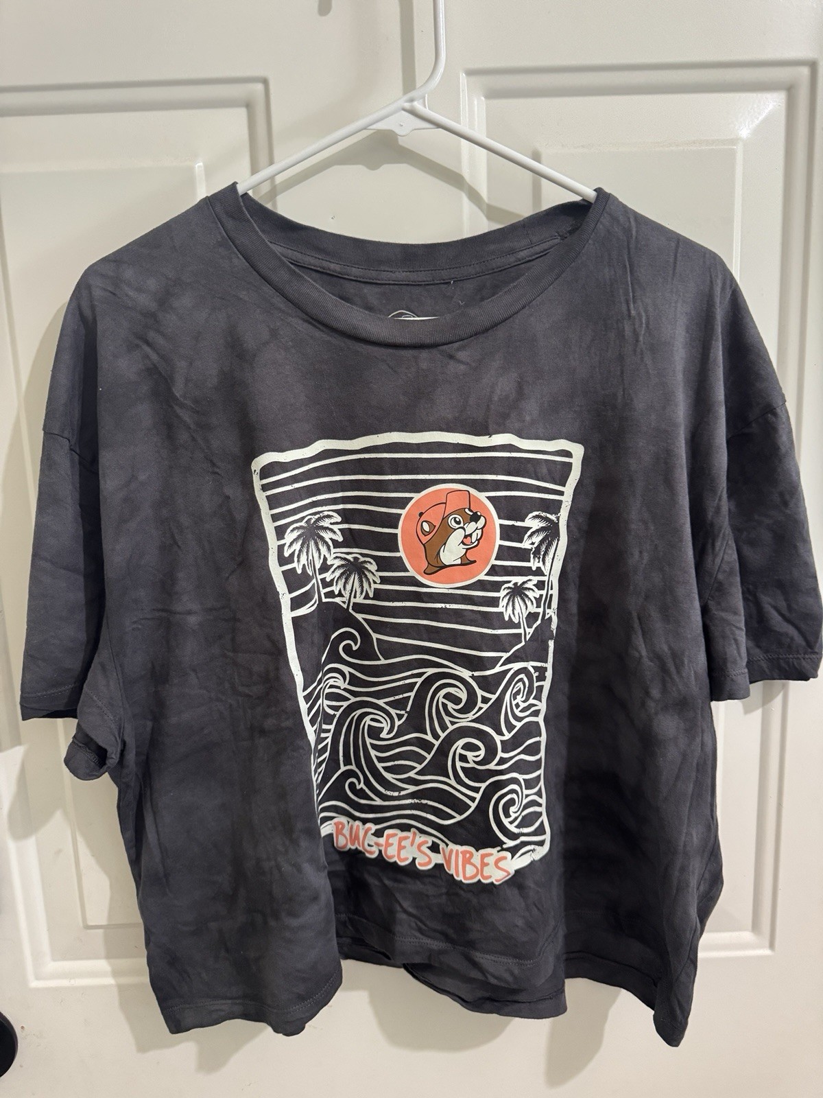 Women’s Summer Buc-ee’s Cropped Graphic Tee Shirt 2XL Tie-Dye Buc-ee’s Vibes