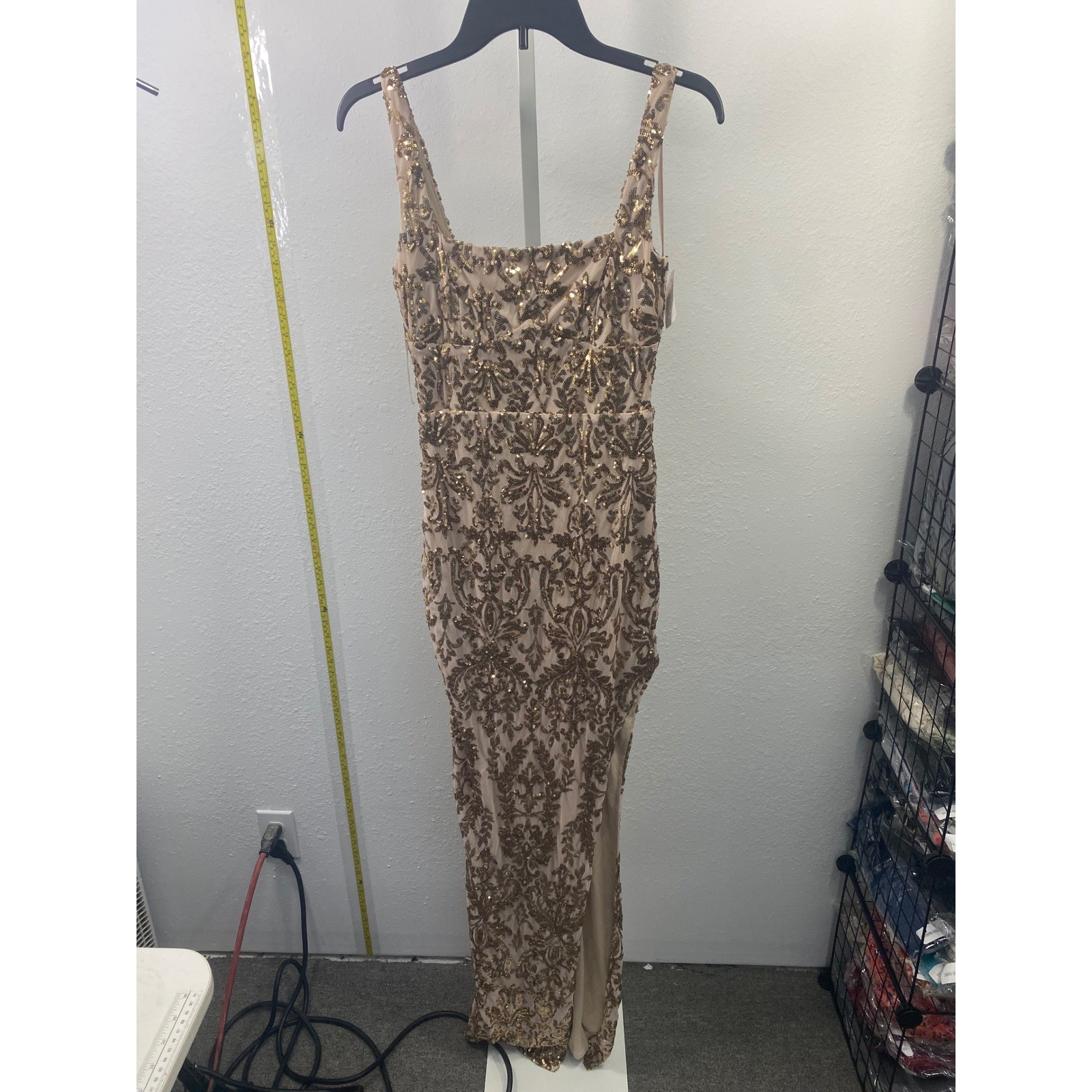 Windsor Gold Sequin Damask Maxi Dress Nude Mesh High Slit Prom Formal Small NEW Windsor Gold Sequin Damask Maxi Dress Nude Mesh High Slit Prom Formal Small NEW