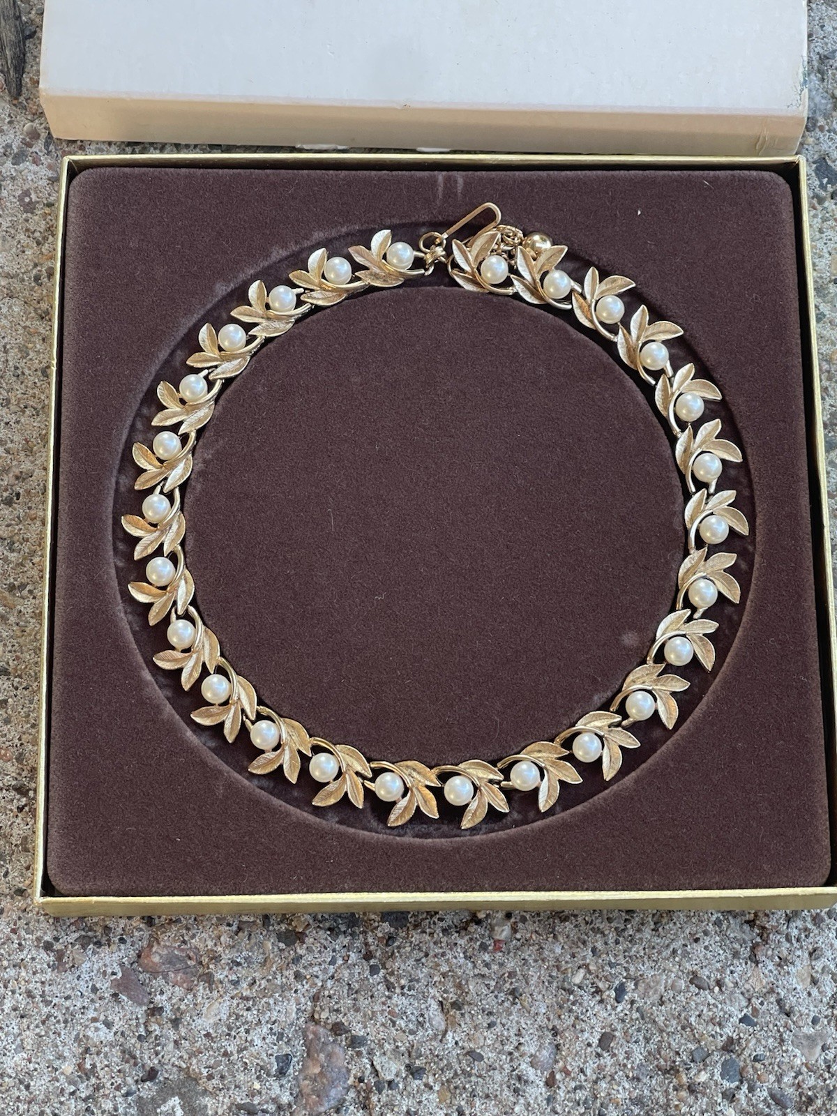 Vintage 1971 Avon Evening Creation Faux Pearl Gold Tone Leaf Necklace with Box