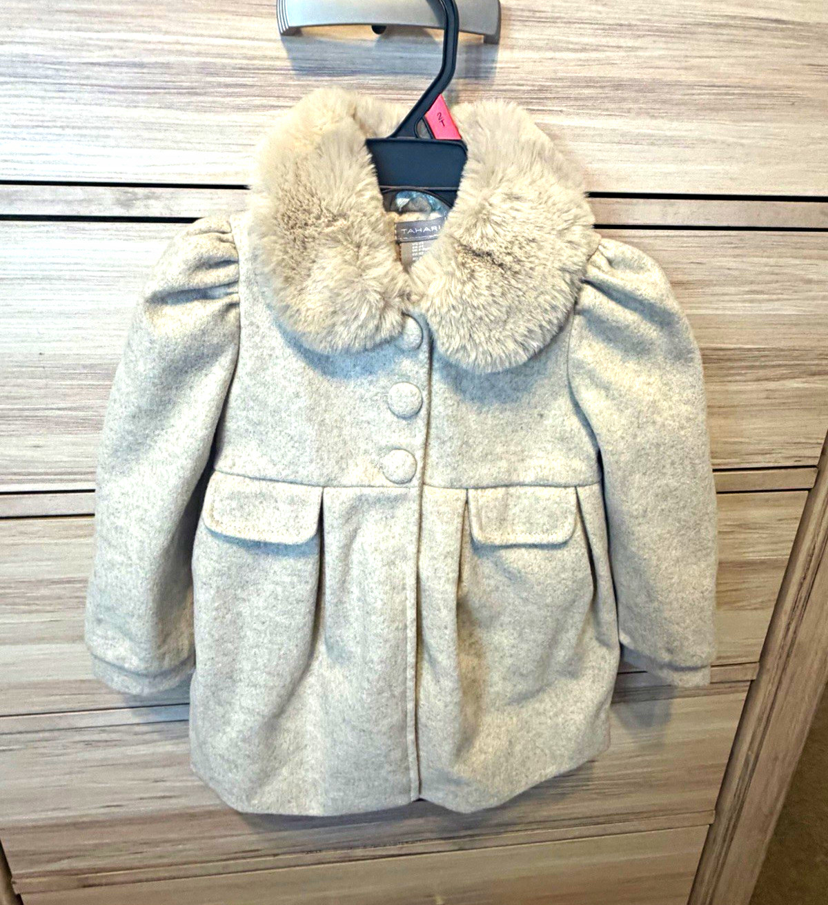 Tahari Girls Gray Basic Coat Faux Fur Collar Button Closure Size 2T