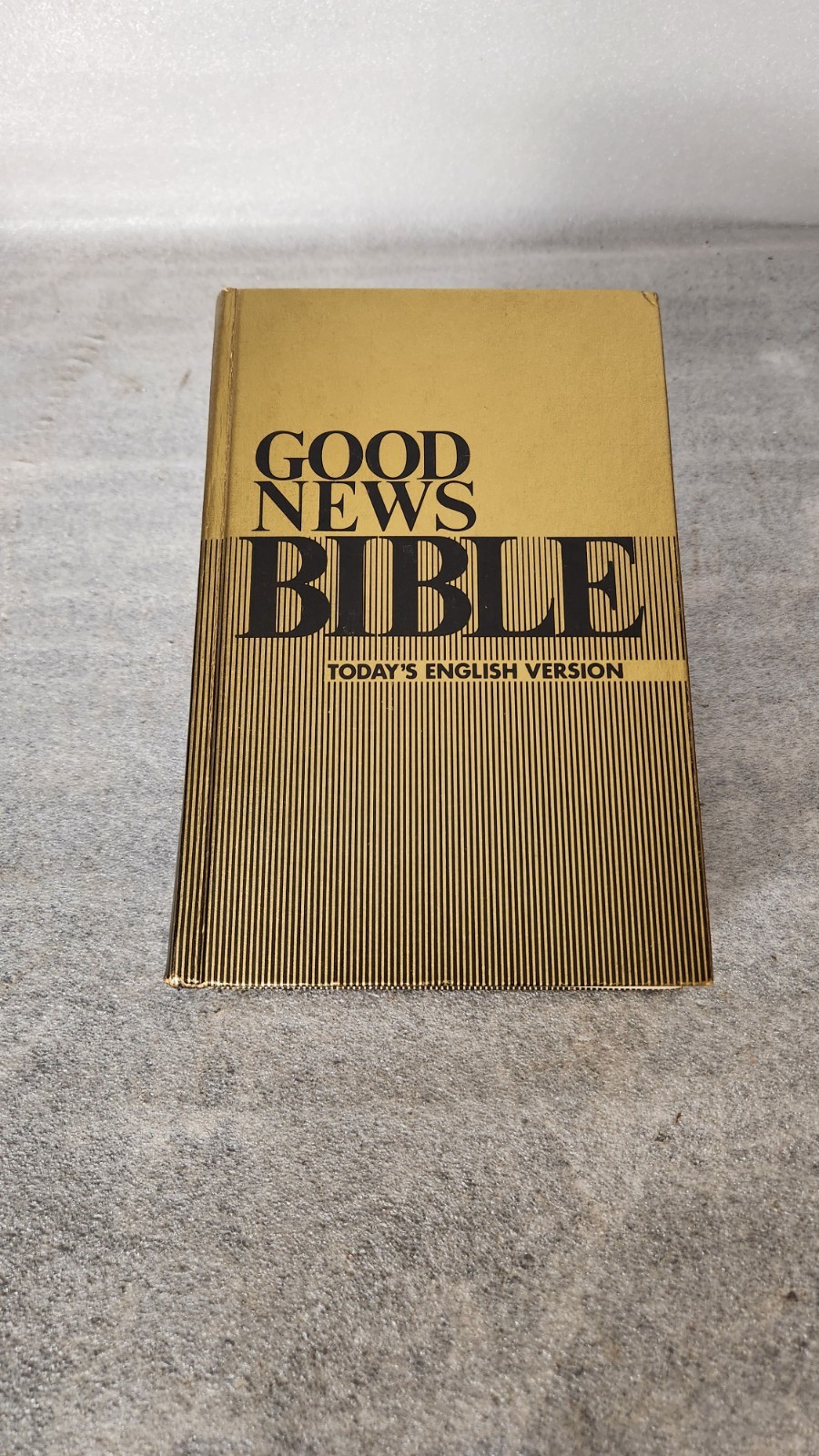Vintage 1976 Good News Bible Today\'s English Version Hardcover ABS Gold Cover