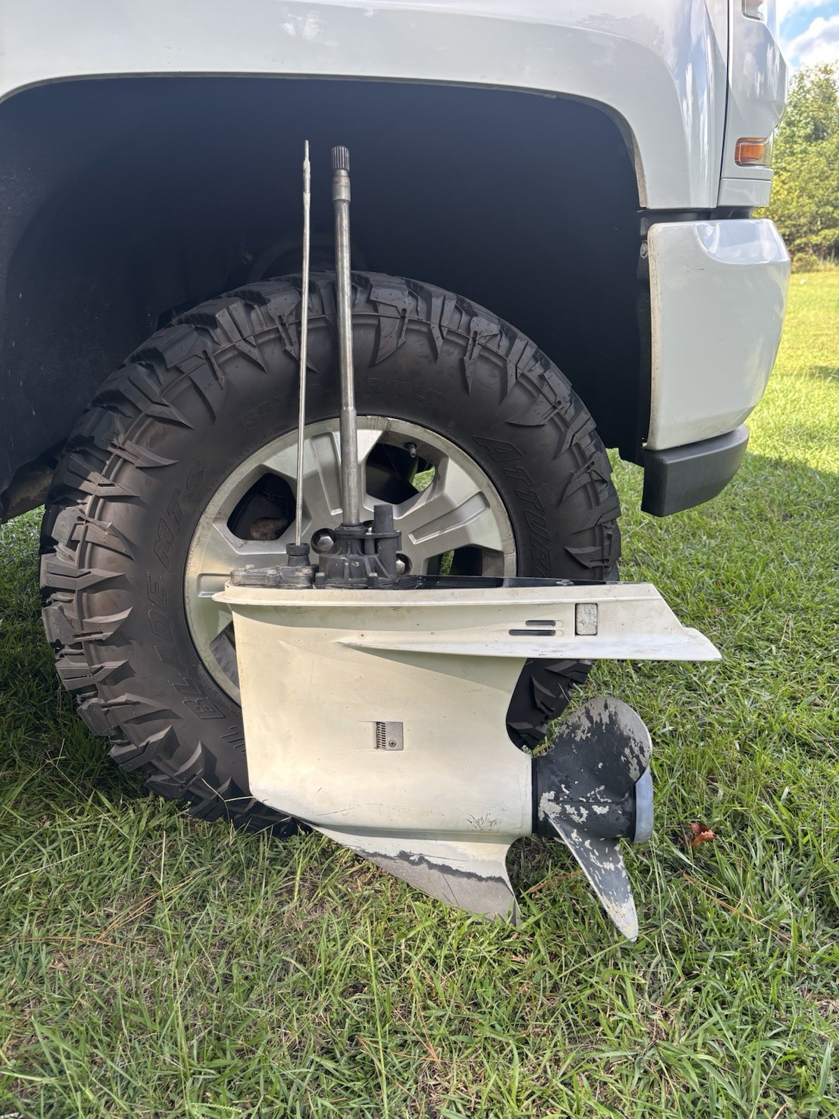 2000  Johnson 115 Outboard Lower Unit